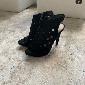 Jessica Simpson heels